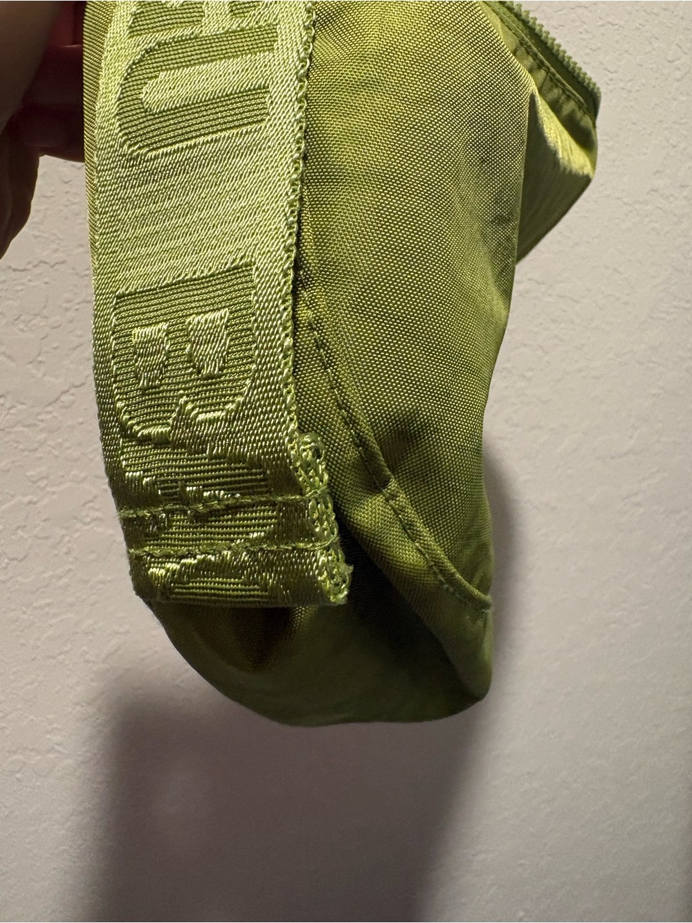 Baggu Medium Crescent in Green Juice - Picture 3 of 8